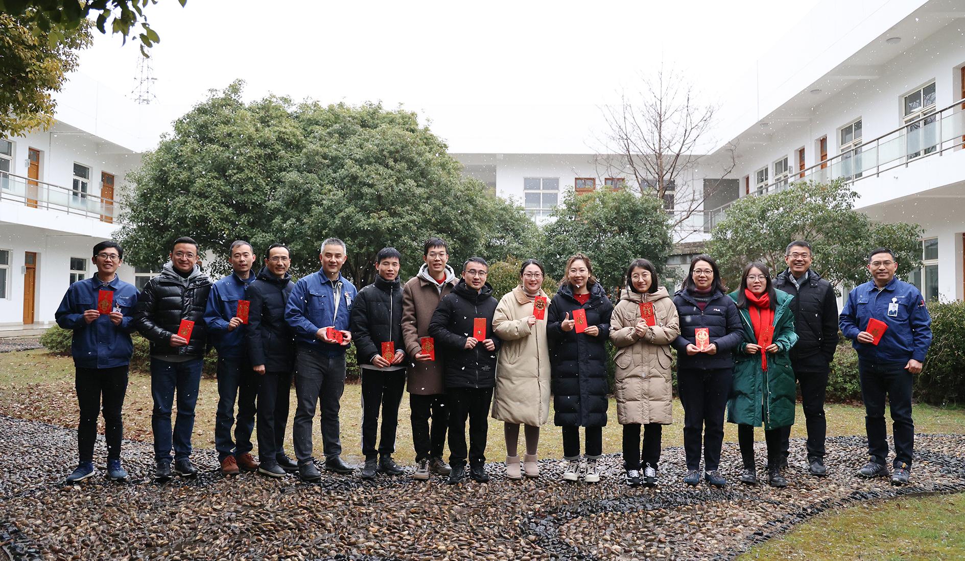 瑞雪兆豐年！虎力全開，開工大吉！